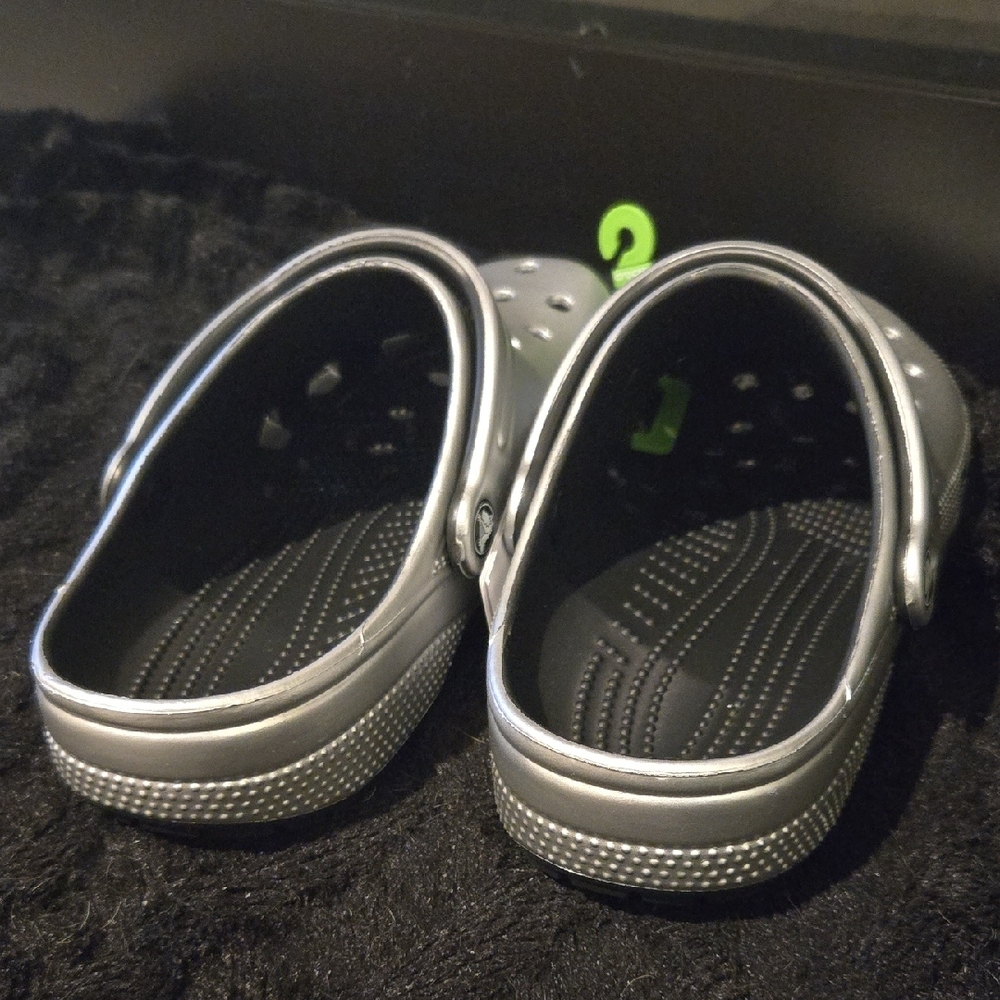CROCS Classic Metallic Silver Clog - Picture 4 of 7